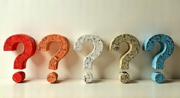 Die 5 meistgestellten Fragen (FAQ) zu Terry Gilliams Welt