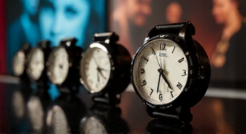 Die Bedeutung der Synchronisation in Serien (3/10)