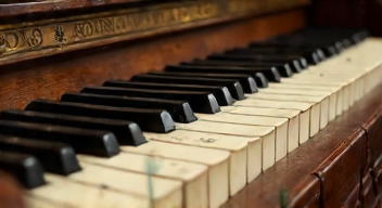 Die Rolle von Musik in den Medien (10/10)