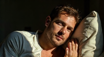 Der Ansatz für die Rolle des Alex (4/10)