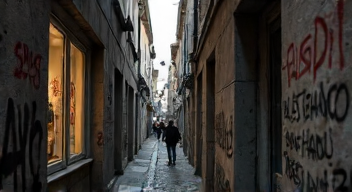 Einfluss der Schattenwirtschaft auf soziale Sicherheit (2/10)